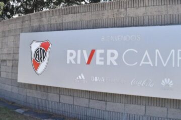 Sigue la polémica por el River Camp